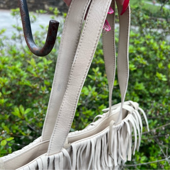 Guia’s Italian leather fringe bag - Picture 7 of 8